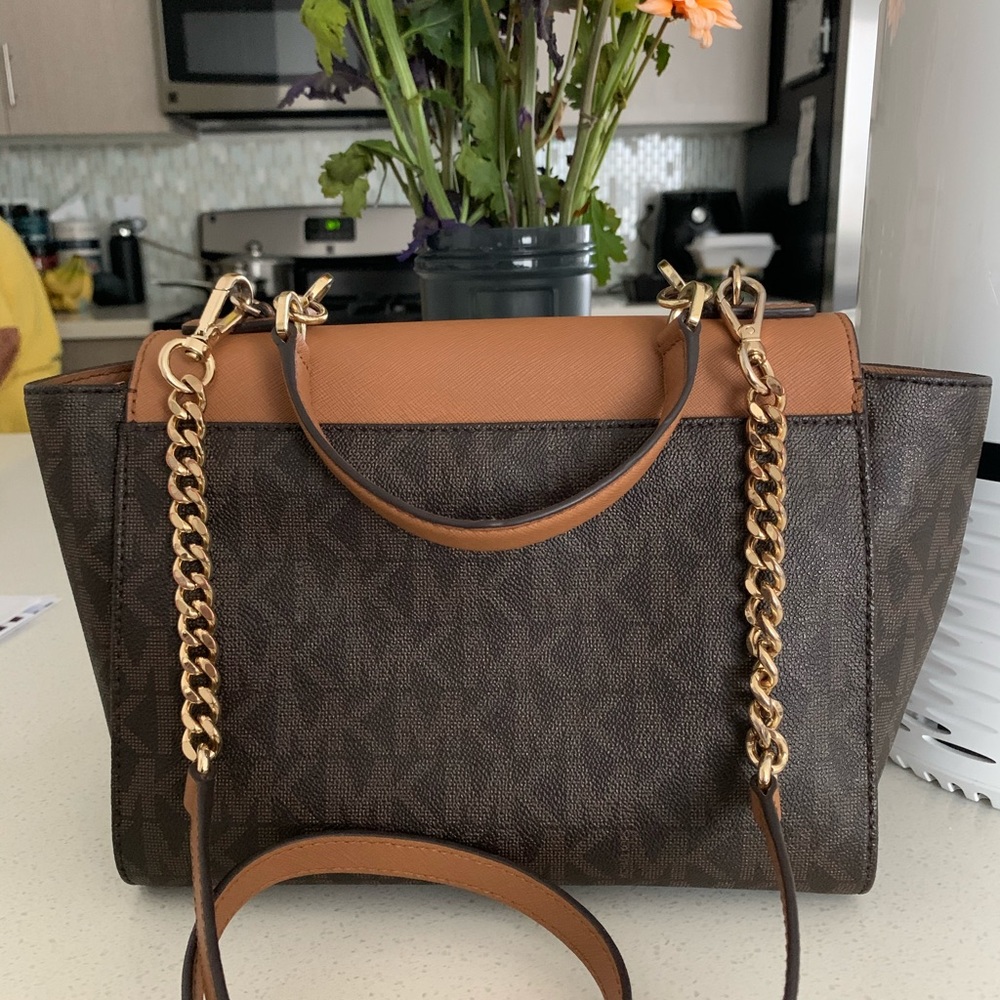 Michael Kors bag - Picture 8 of 11
